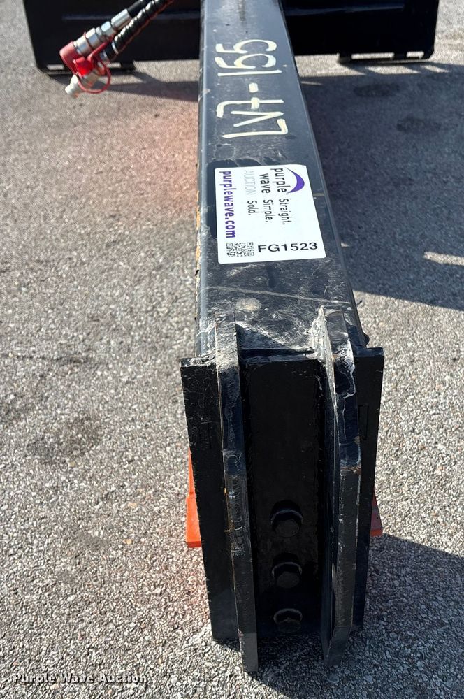 image for item FG1523 GIYI HLS25 skid steer log splitter