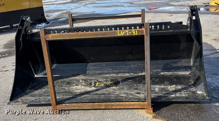 image for item FG1524 GIYI KH72 skid steer four-in-one bucket