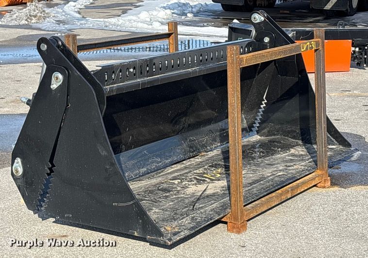 image for item FG1524 GIYI KH72 skid steer four-in-one bucket