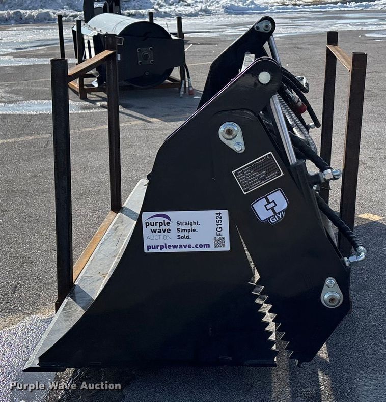 image for item FG1524 GIYI KH72 skid steer four-in-one bucket