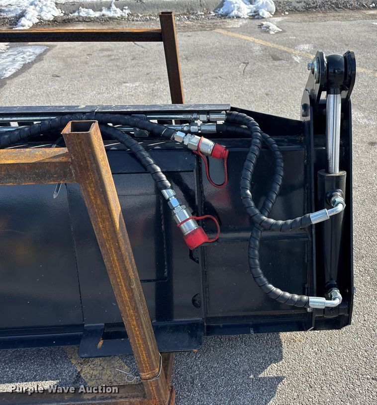 image for item FG1524 GIYI KH72 skid steer four-in-one bucket