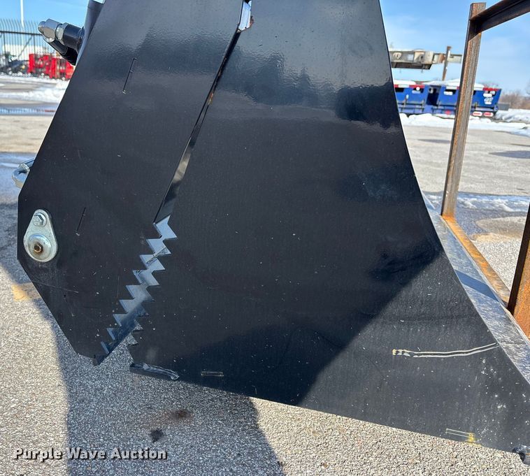 image for item FG1524 GIYI KH72 skid steer four-in-one bucket