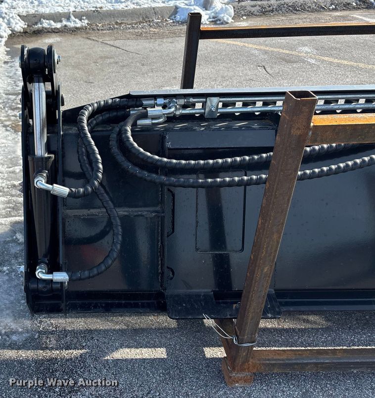 image for item FG1524 GIYI KH72 skid steer four-in-one bucket