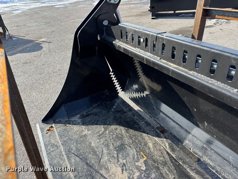 image for item FG1524 GIYI KH72 skid steer four-in-one bucket