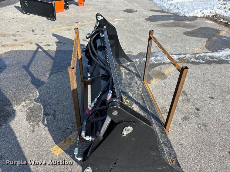 image for item FG1524 GIYI KH72 skid steer four-in-one bucket