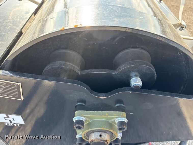 image for item FG1526 GIYI VR 59 skid steer vibratory roller