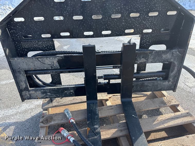 image for item FG1527 Side Shift SF60 skid steer forks