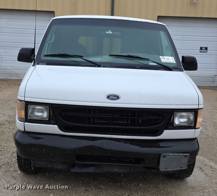 image for item FI0657 2002 Ford E150 van