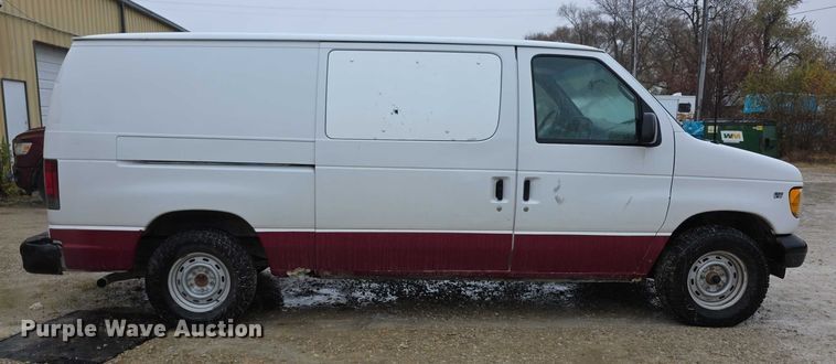 image for item FI0657 2002 Ford E150 van