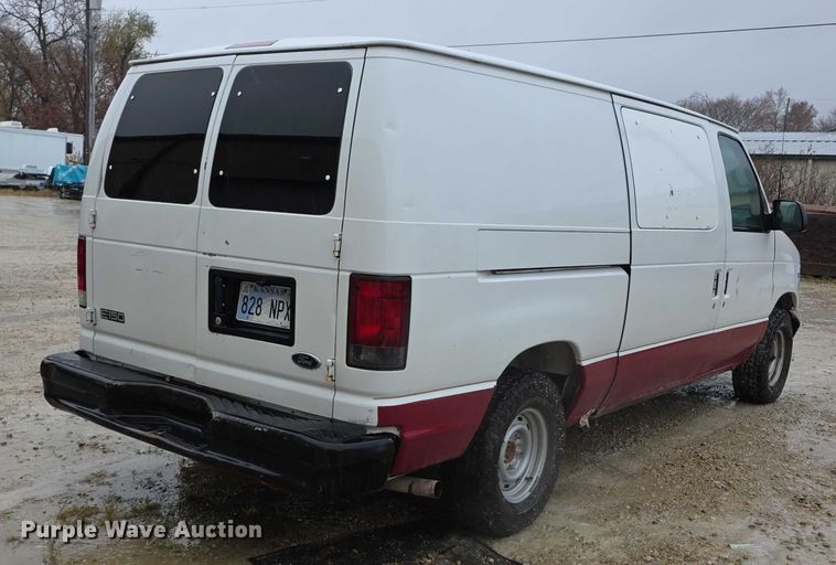 image for item FI0657 2002 Ford E150 van