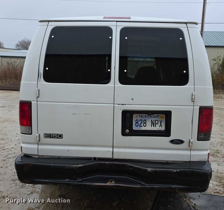 image for item FI0657 2002 Ford E150 van