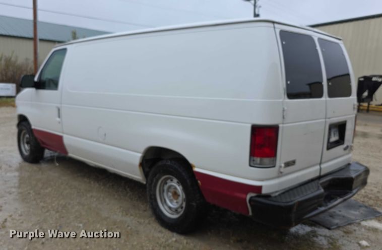 image for item FI0657 2002 Ford E150 van