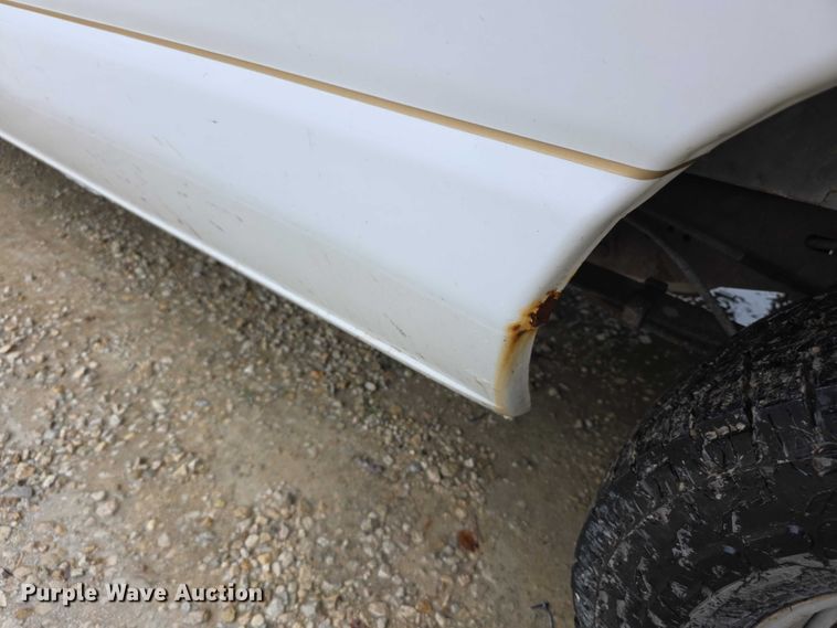 image for item FI0657 2002 Ford E150 van