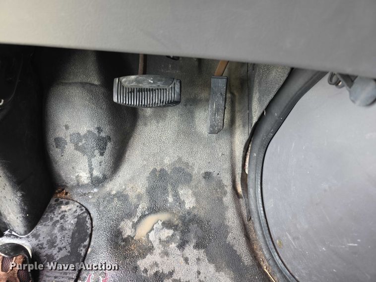 image for item FI0657 2002 Ford E150 van