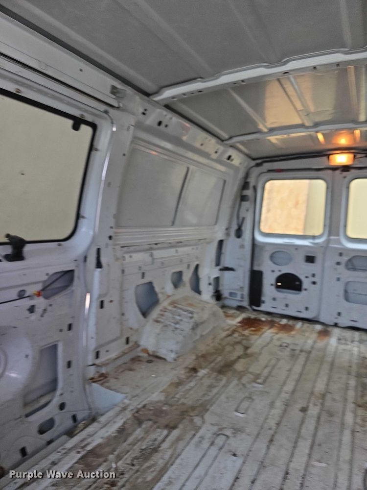 image for item FI0657 2002 Ford E150 van