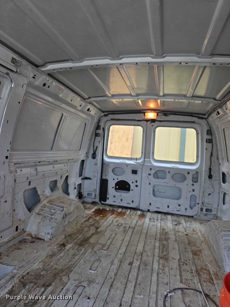 image for item FI0657 2002 Ford E150 van