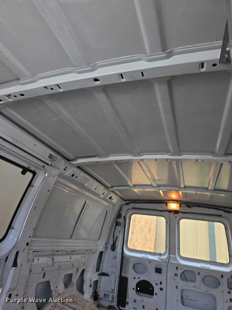 image for item FI0657 2002 Ford E150 van