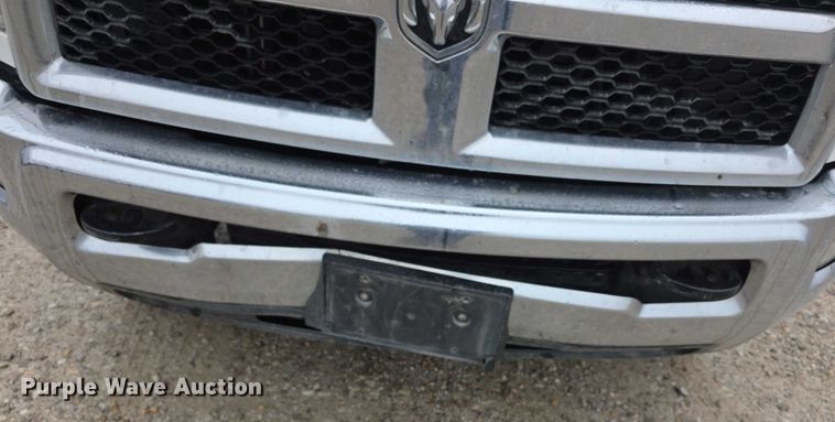 image for item FI0664 2018 RAM 3500HD pickup truck cab and chassis