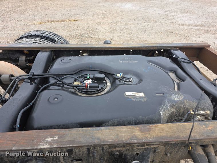 image for item FI0664 2018 RAM 3500HD pickup truck cab and chassis