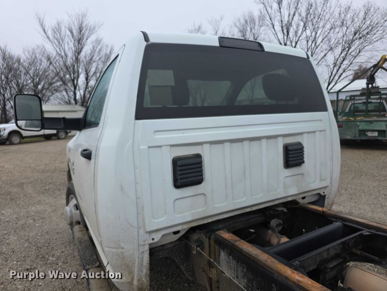 image for item FI0664 2018 RAM 3500HD pickup truck cab and chassis