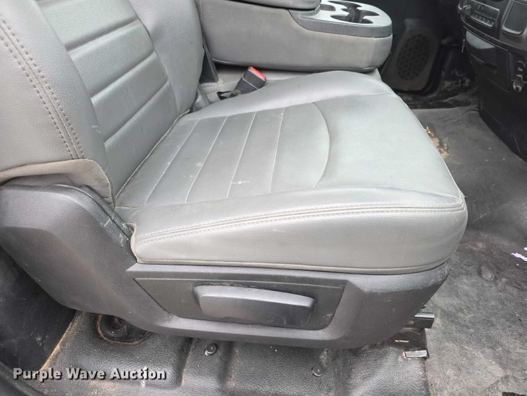 image for item FI0664 2018 RAM 3500HD pickup truck cab and chassis