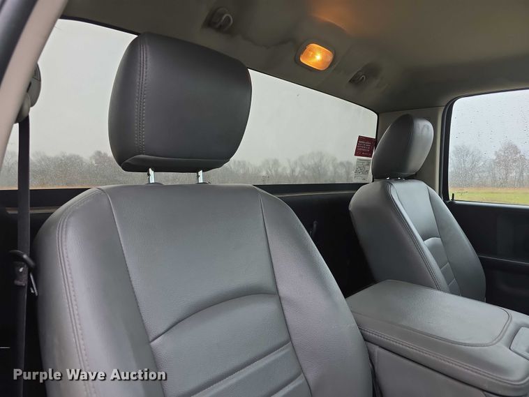 image for item FI0664 2018 RAM 3500HD pickup truck cab and chassis