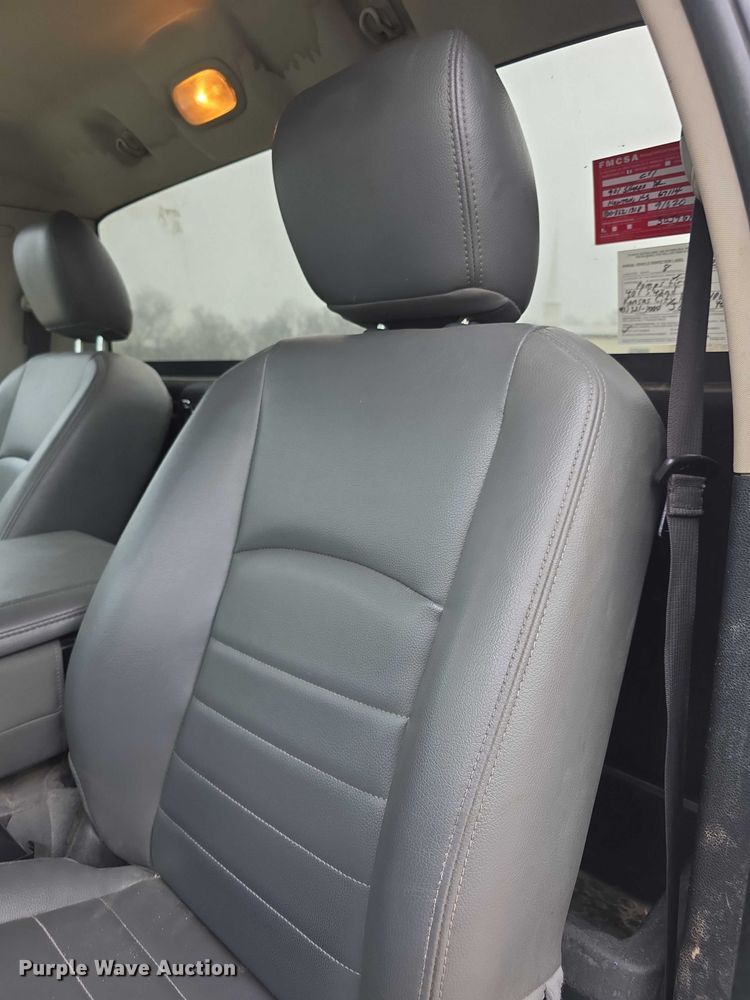 image for item FI0664 2018 RAM 3500HD pickup truck cab and chassis