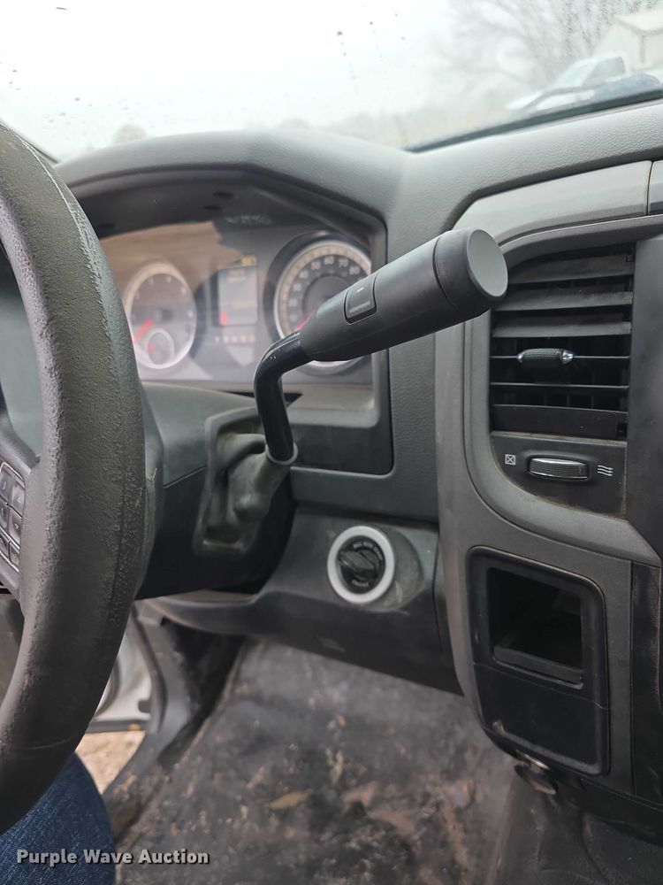 image for item FI0664 2018 RAM 3500HD pickup truck cab and chassis