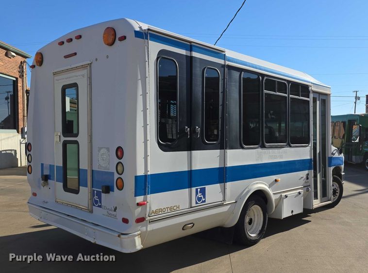 image for item FI0676 2008 El Dorado 200 Aerotech shuttle bus