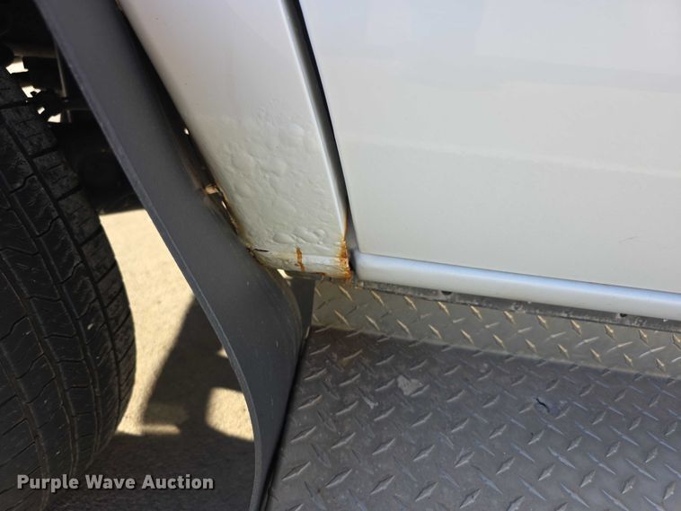 image for item FI0676 2008 El Dorado 200 Aerotech shuttle bus