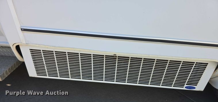 image for item FI0676 2008 El Dorado 200 Aerotech shuttle bus