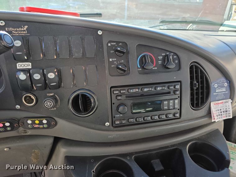 image for item FI0676 2008 El Dorado 200 Aerotech shuttle bus