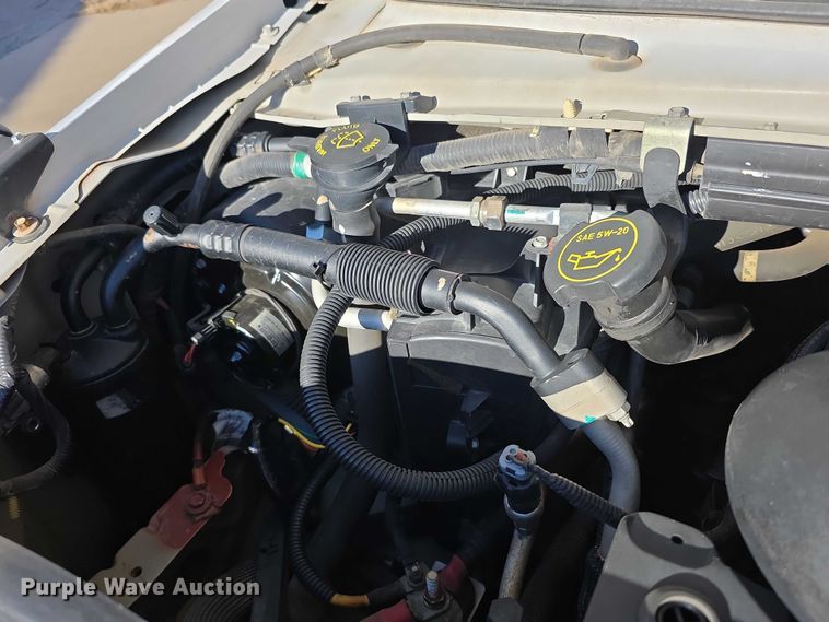 image for item FI0676 2008 El Dorado 200 Aerotech shuttle bus