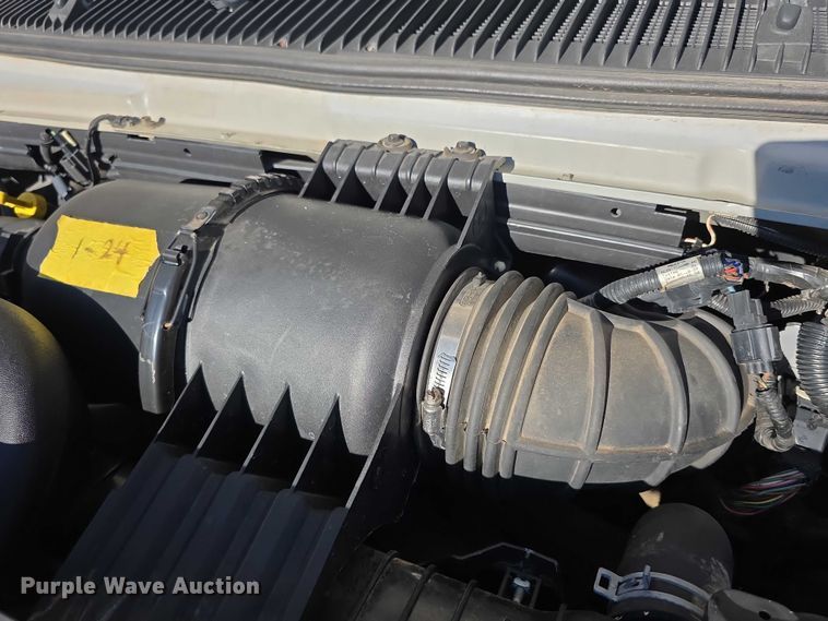 image for item FI0676 2008 El Dorado 200 Aerotech shuttle bus