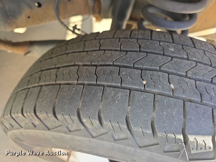 image for item FI0676 2008 El Dorado 200 Aerotech shuttle bus