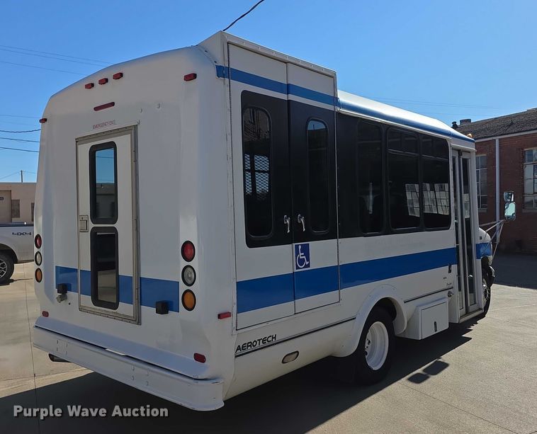 image for item FI0679 2006 El Dorado 200 Aerotech shuttle bus