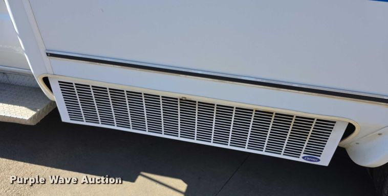 image for item FI0679 2006 El Dorado 200 Aerotech shuttle bus