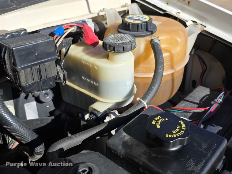 image for item FI0679 2006 El Dorado 200 Aerotech shuttle bus