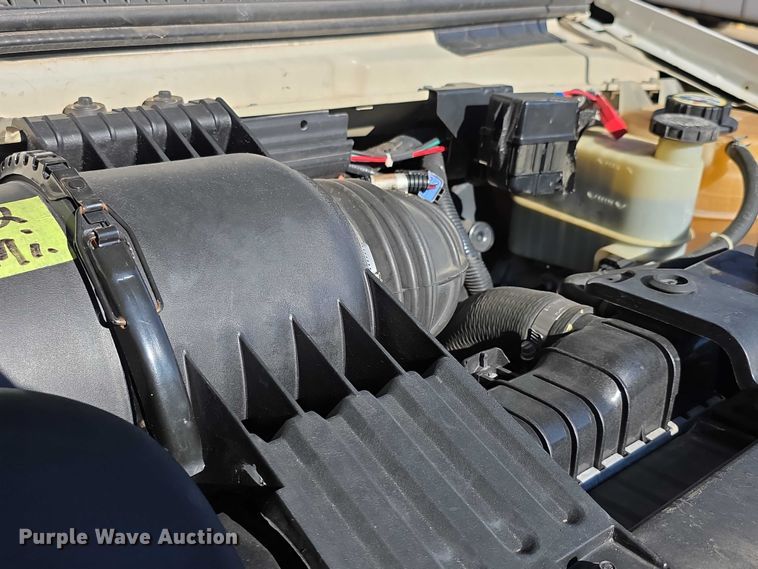 image for item FI0679 2006 El Dorado 200 Aerotech shuttle bus