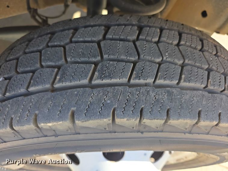 image for item FI0679 2006 El Dorado 200 Aerotech shuttle bus