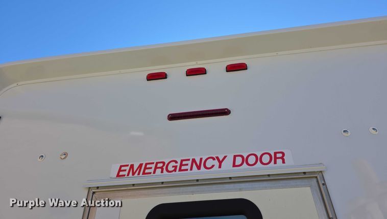 image for item FI0680 2014 Ford E450 Super Duty shuttle bus