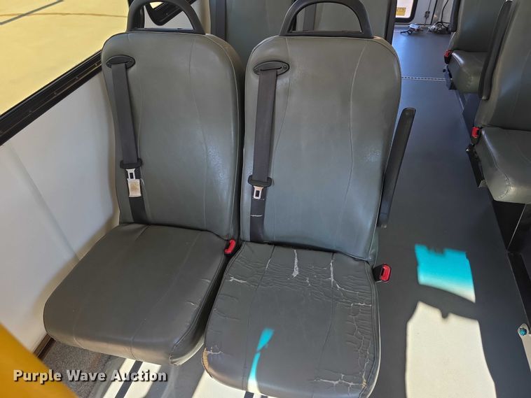 image for item FI0680 2014 Ford E450 Super Duty shuttle bus