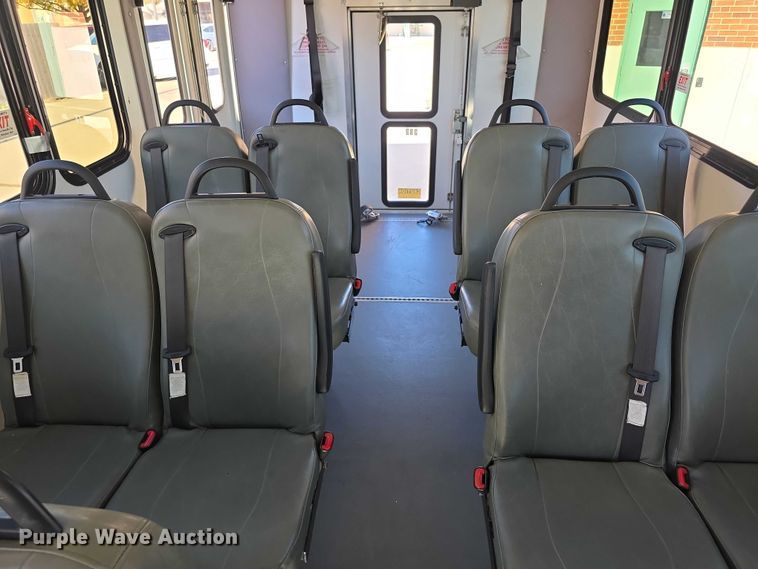 image for item FI0680 2014 Ford E450 Super Duty shuttle bus