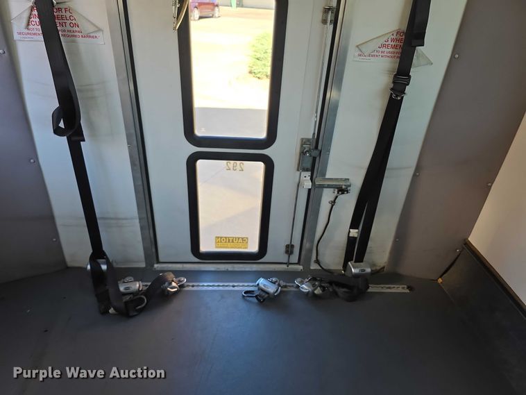 image for item FI0680 2014 Ford E450 Super Duty shuttle bus