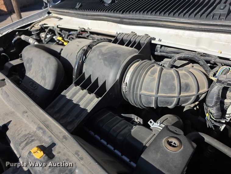 image for item FI0680 2014 Ford E450 Super Duty shuttle bus