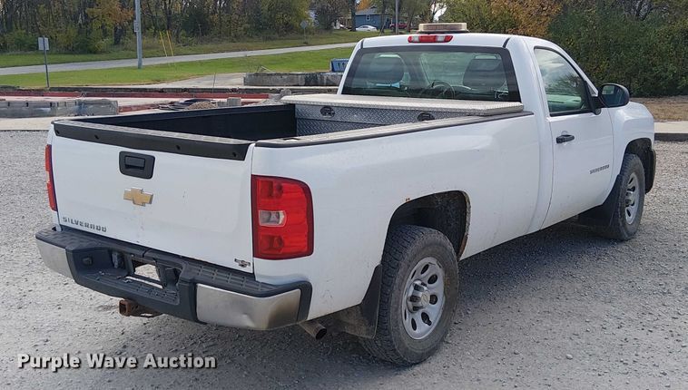 image for item FK0529 2011 Chevrolet Silverado 1500 pickup truck