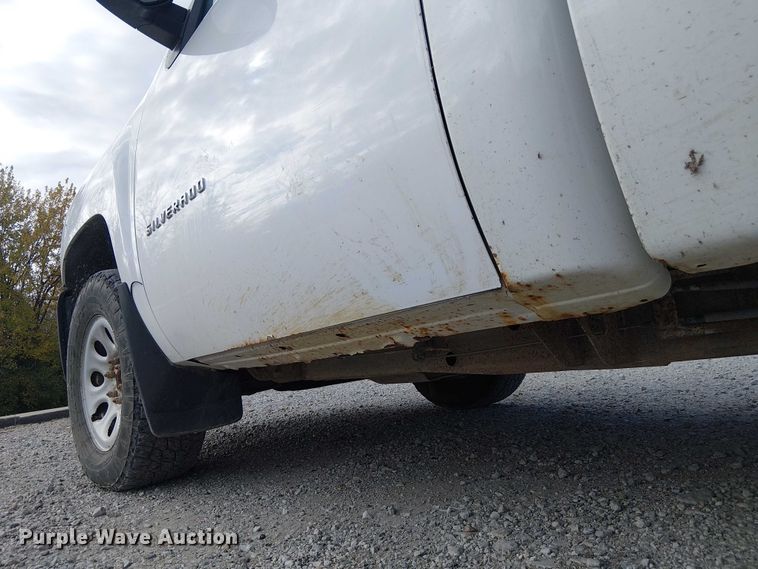 image for item FK0529 2011 Chevrolet Silverado 1500 pickup truck