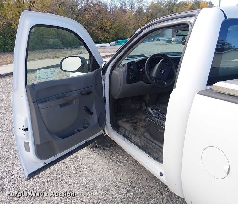 image for item FK0529 2011 Chevrolet Silverado 1500 pickup truck