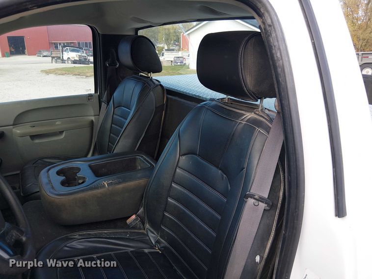 image for item FK0529 2011 Chevrolet Silverado 1500 pickup truck