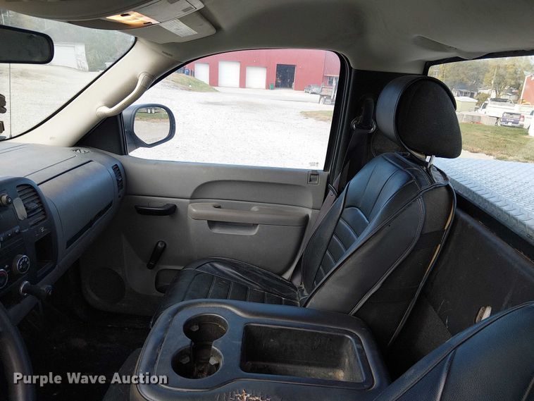 image for item FK0529 2011 Chevrolet Silverado 1500 pickup truck